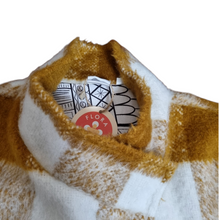 Load image into Gallery viewer, Sleeveless Jacket with collar