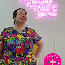 Load image into Gallery viewer, Easy dress: 90&#39;s print Size 10
